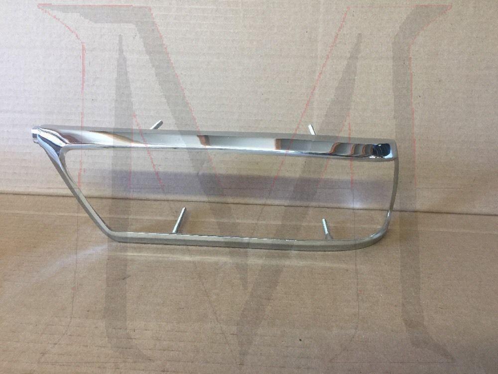 82-2092r TAIL LIGHT LENS CHROME FRAME - RIGHT SIDE